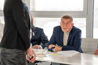 Věcná kritika ano, tohle ale Babiš přehnal. Šéf soudu si pozval ministra Tejce